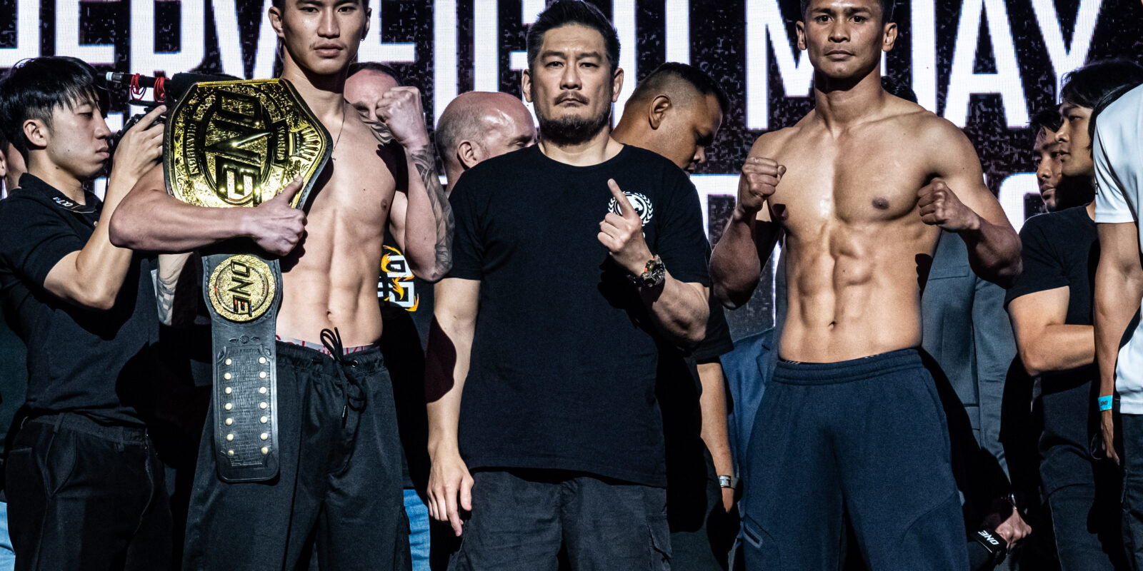 Tawanchai-vs-Superbon-ONE-Featherweight-Muay-Thai-division. Photo credit: ONEFC.com